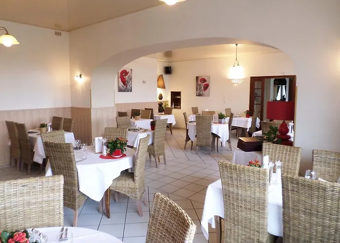Logis Hostellerie Des Monts Jura