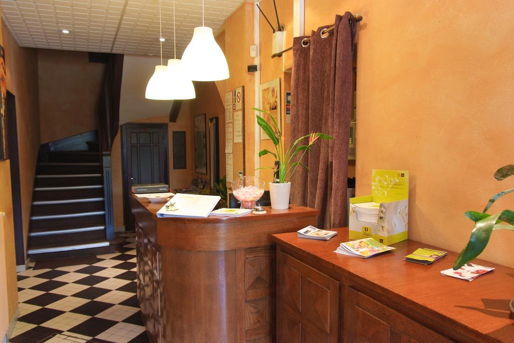 Logis Des Monts Jura Hotel