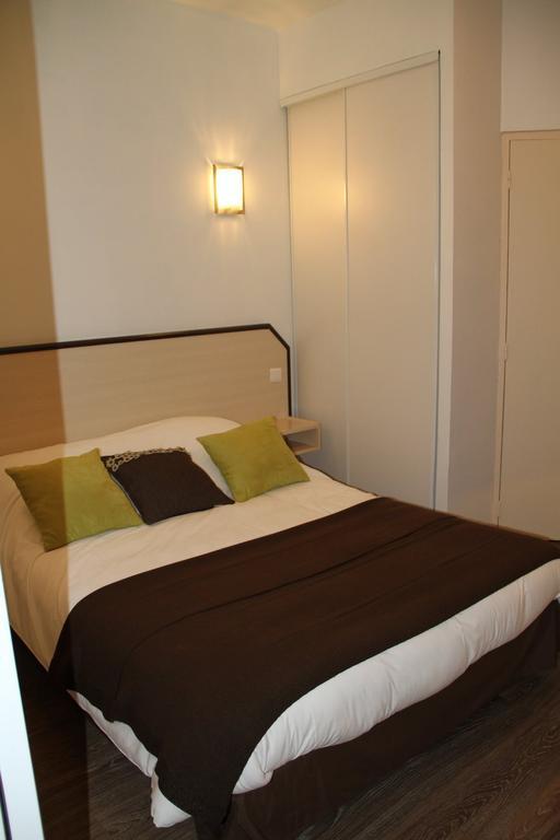 Logis Des Monts Jura Hotel