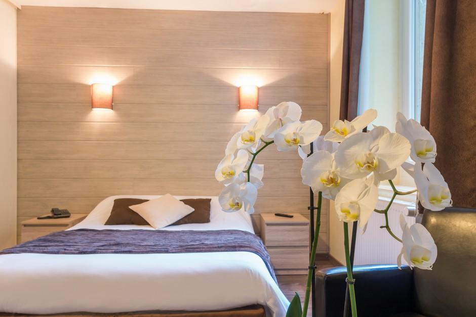 Logis Des Monts Jura Hotel 2*