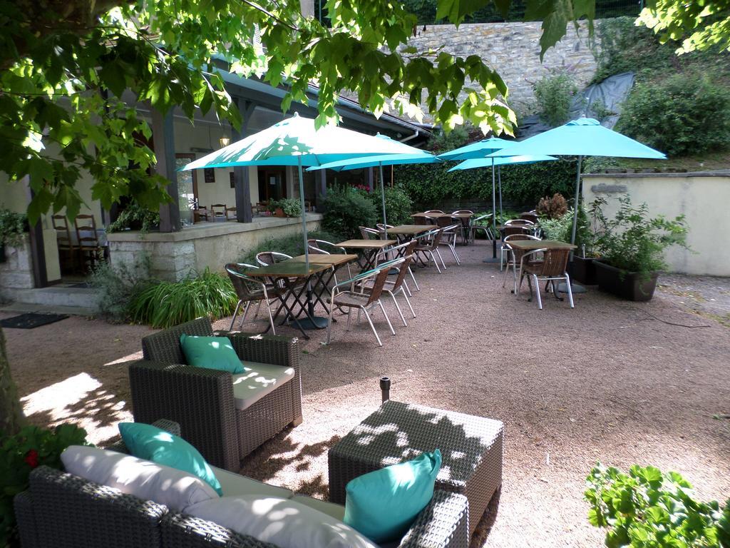 Logis Des Monts Jura Hotel